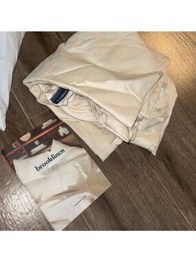 NEW Brooklinen luxe core cotton duvet cover in cream queen size